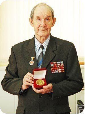 Ветеран Великой Отечественной войны ростовчанин Григорий Никаноров развенчивает мифы о заградотрядах, штрафбатах, водке и махорке.