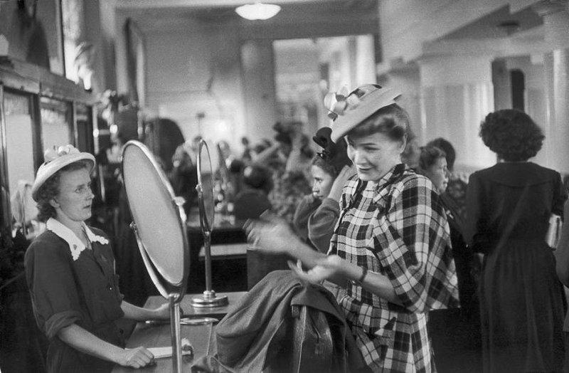 25 кадров Анри Картье-Брессона о советской жизни в 1954 году () 25 кадров Анри Картье-Брессона о советской жизни в 1954 году