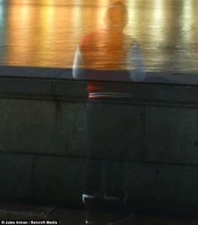 В Лондоне сфотографировали призрака () В Лондоне сфотографировали призрака