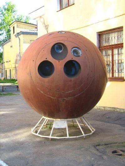 Космические разведчики.Советские и российские спутники — шпионы () Космические разведчики.Советские и российские спутники — шпионы