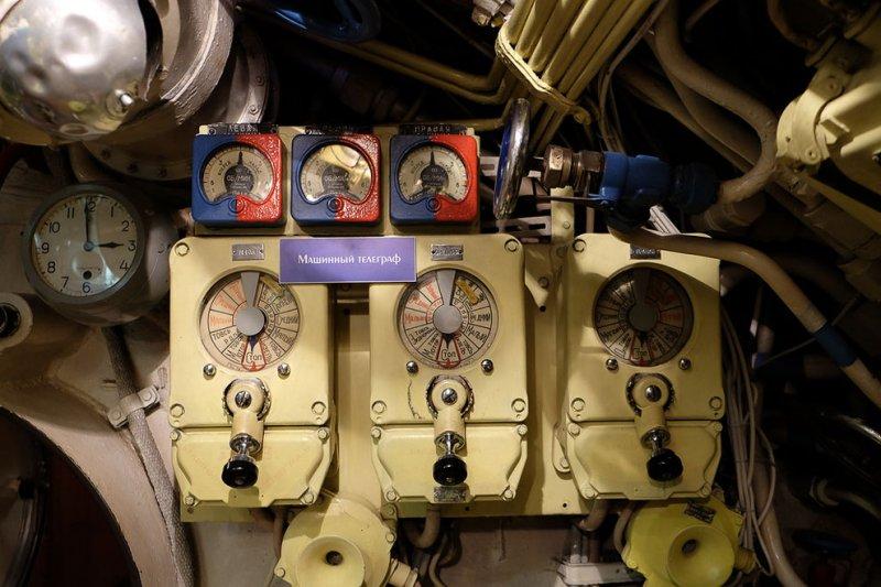 Куда деваться с подводной лодки?