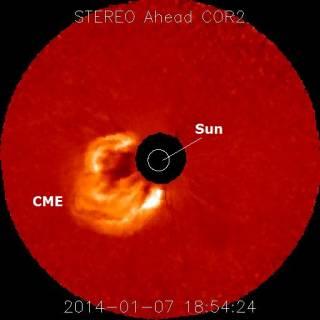На Солнце произошла мощная вспышка в сторону Земли