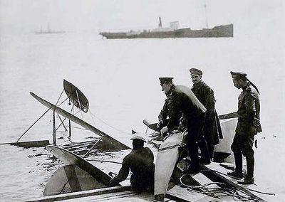 Перевернутый полет лейтенанта И.И. Кульнева. К 100-летию первого в мире полета вниз головой на гидросамолете