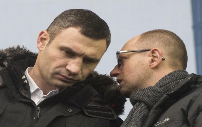 Украина, Киев, ВЛАСТЬ И ОППОЗИЦИЯ ЖДУТ ВЫСАДКИ АМЕРИКАНСКОГО ДЕСАНТА: "ЛАСКАВО ПРОСИМО!"