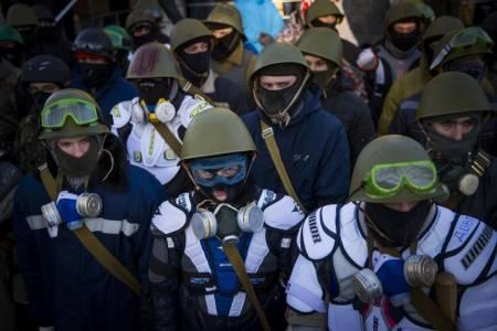 Украина, Киев, ВЛАСТЬ И ОППОЗИЦИЯ ЖДУТ ВЫСАДКИ АМЕРИКАНСКОГО ДЕСАНТА: "ЛАСКАВО ПРОСИМО!"