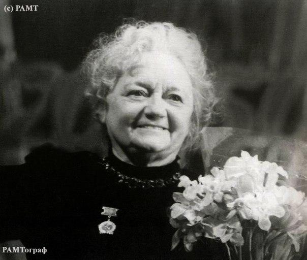 24 февраля 1904 года в городе Зарайске в Рязанской губернии родилась актриса театра и кино Валентина Сперантова.