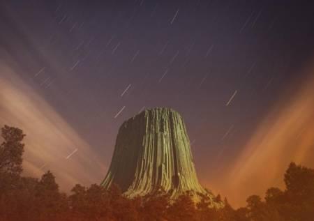 БАШНЯ ДЬЯВОЛА – САМАЯ ЗАГАДОЧНАЯ СКАЛА АМЕРИКИ () БАШНЯ ДЬЯВОЛА – САМАЯ ЗАГАДОЧНАЯ СКАЛА АМЕРИКИ