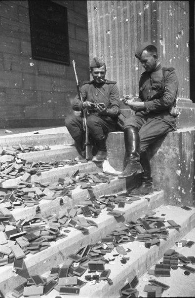 2 мая 1945 года произошло одно из главных событий Второй мировой войны – завершение штурма Берлина советскими войсками.