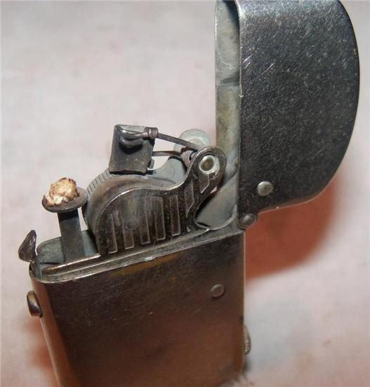 Военные зажигалки () Военные зажигалки