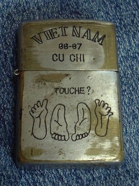 Военные зажигалки () Военные зажигалки