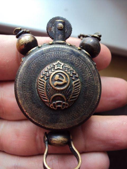 Военные зажигалки () Военные зажигалки