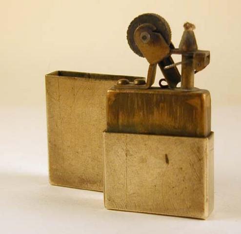 Военные зажигалки () Военные зажигалки