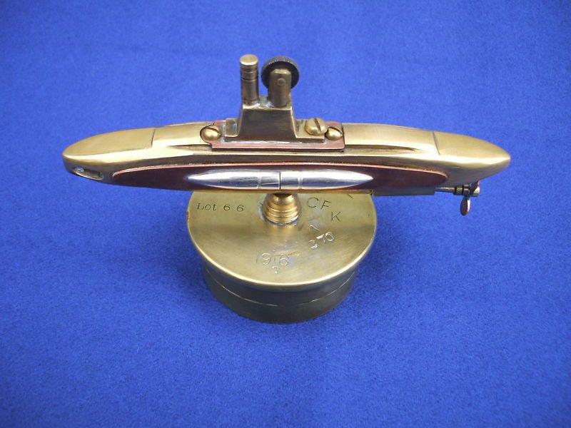 Военные зажигалки () Военные зажигалки