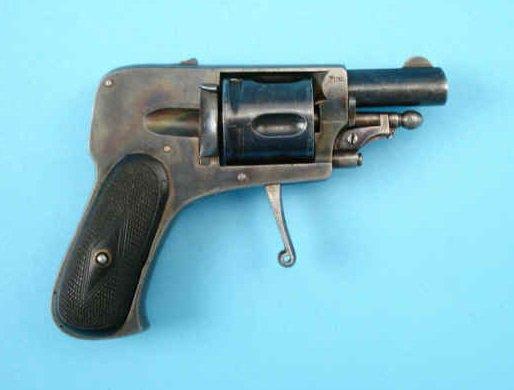 Бельгийский револьвер Велодог «фасон Браунинг» калибра 6,35 мм () Бельгийский револьвер Велодог «фасон Браунинг» калибра 6,35 мм