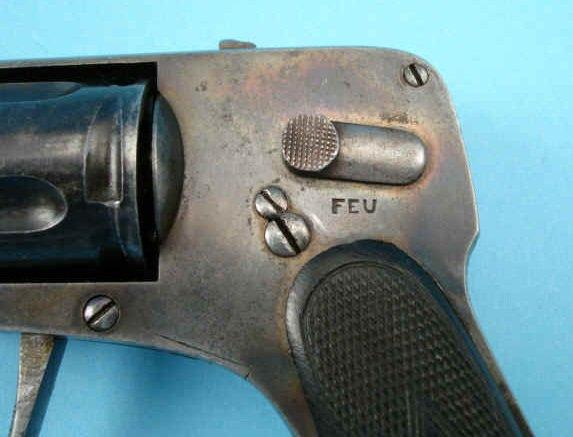 Бельгийский револьвер Велодог «фасон Браунинг» калибра 6,35 мм () Бельгийский револьвер Велодог «фасон Браунинг» калибра 6,35 мм