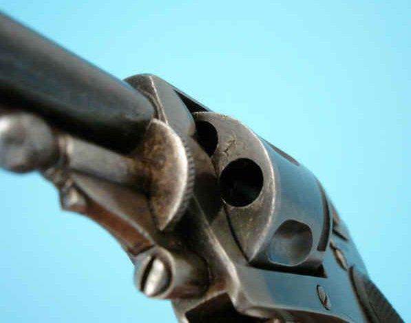 Бельгийский револьвер Велодог «фасон Браунинг» калибра 6,35 мм () Бельгийский револьвер Велодог «фасон Браунинг» калибра 6,35 мм