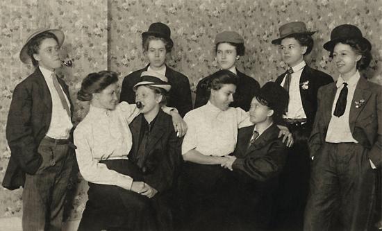 Лесбийский образ России и Европы начала ХХ века () Лесбийский образ России и Европы начала ХХ века