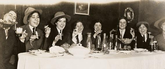 Лесбийский образ России и Европы начала ХХ века () Лесбийский образ России и Европы начала ХХ века