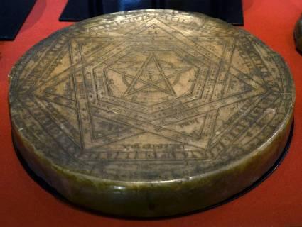 Магические кристаллы Джона Ди () Магические кристаллы Джона Ди