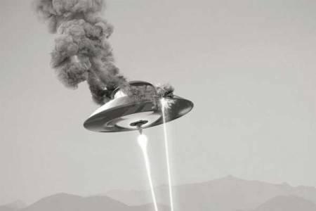 Тайна первого НЛО () Тайна первого НЛО