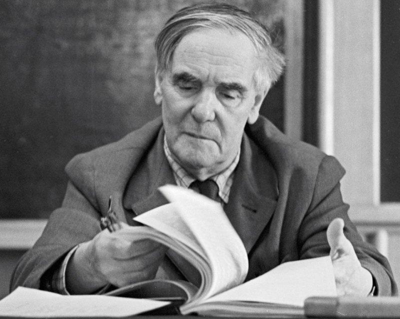 Блестящий учёный и непревзойдённый экспериментатор. Пётр Леонидович Капица () Блестящий учёный и непревзойдённый экспериментатор. Пётр Леонидович Капица