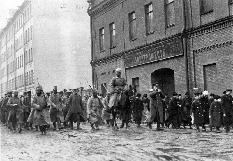 Германские военнопленные в Петрограде. 1915 () Германские военнопленные в Петрограде. 1915