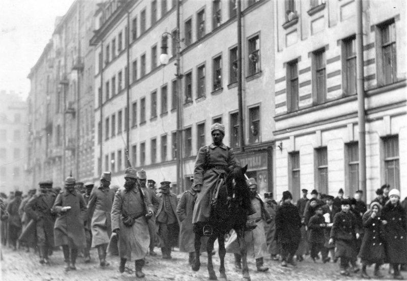 Германские военнопленные в Петрограде. 1915 () Германские военнопленные в Петрограде. 1915