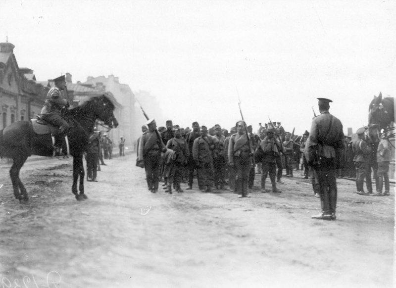 Германские военнопленные в Петрограде. 1915 () Германские военнопленные в Петрограде. 1915
