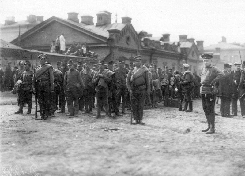 Германские военнопленные в Петрограде. 1915 () Германские военнопленные в Петрограде. 1915