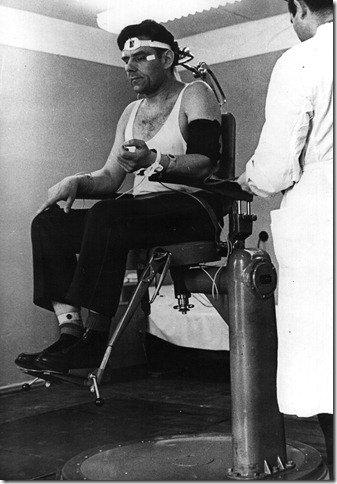 Космос: первая кровь () Космос: первая кровь