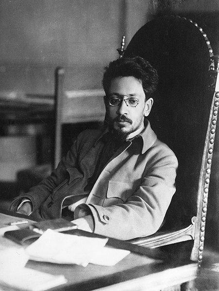 «Обливать солдат кипятком, а полицейских — серной кислотой» () «Обливать солдат кипятком, а полицейских — серной кислотой»