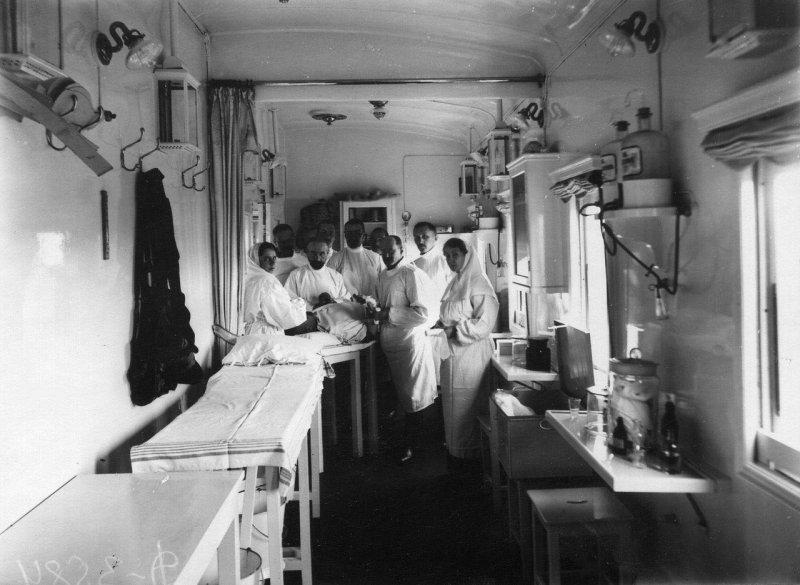 Санитарный поезд ее императорского высочества великой княжны Ольги Николаевны. 1914-1917 () Санитарный поезд ее императорского высочества великой княжны Ольги Николаевны. 1914-1917