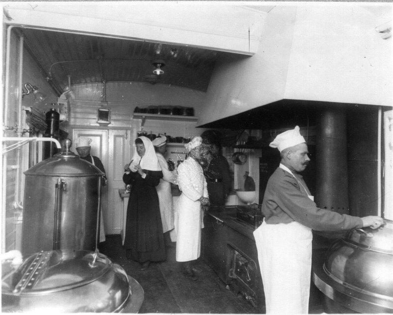 Санитарный поезд ее императорского высочества великой княжны Ольги Николаевны. 1914-1917 () Санитарный поезд ее императорского высочества великой княжны Ольги Николаевны. 1914-1917