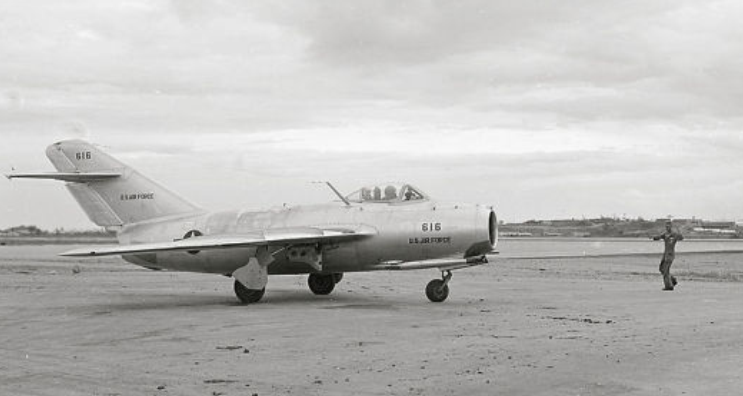 «Свои среди чужих». Часть 1-я () «Свои среди чужих». Часть 1-я