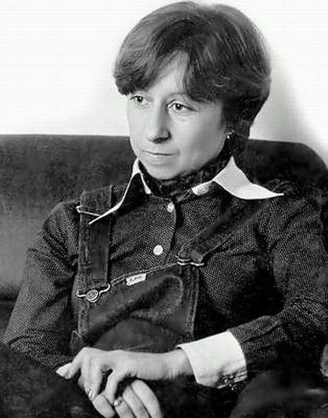 Лия Ахеджакова () Лия Ахеджакова