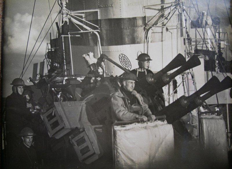 Знаменитый английский «пом-пом» () Знаменитый английский «пом-пом»