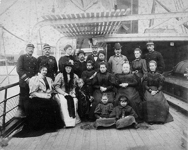 «Шпионаж омерзителен для джентльмена» () «Шпионаж омерзителен для джентльмена»