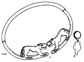 Реконструкция гривны (7) и деревянная серьга, пок¬рытая золотой фольгой (2), из женского погребения кург. 1 могильника Ак-Алаха I.