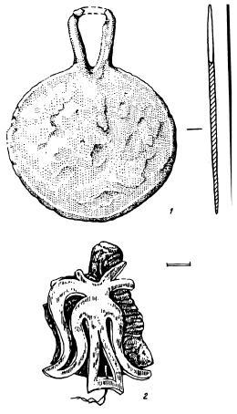 Бронзовое зеркало (У) и кожаная аппликация (2) на сумочке, в которой оно находилось.