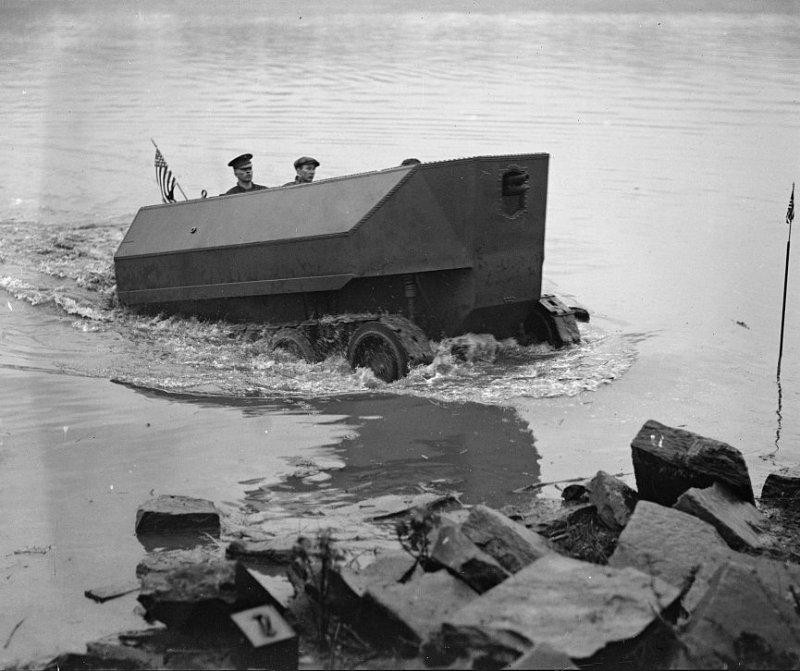 Джон Уолтер Кристи и его танки () Джон Уолтер Кристи и его танки