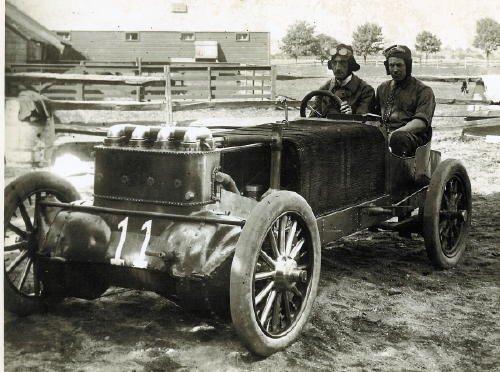 Джон Уолтер Кристи и его танки () Джон Уолтер Кристи и его танки