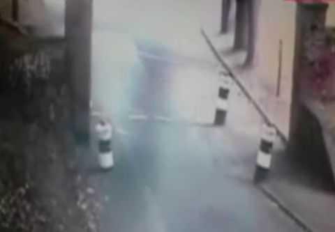 Камеры старинного английского замка засняли призрак () Камеры старинного английского замка засняли призрак