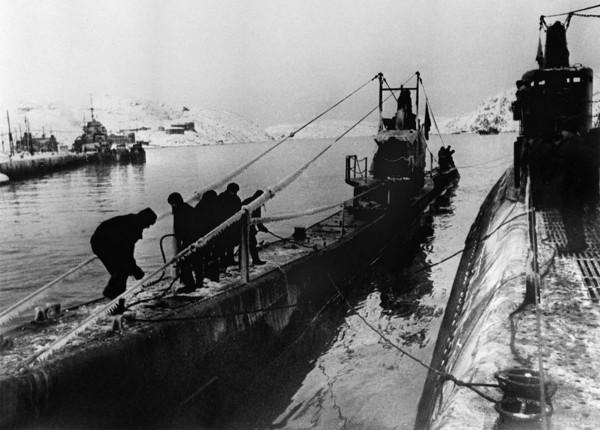 Морские истории () Морские истории