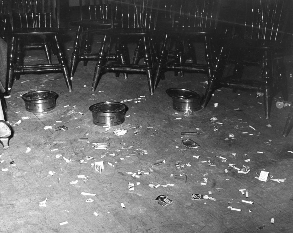 Мужской праздник () Мужской праздник