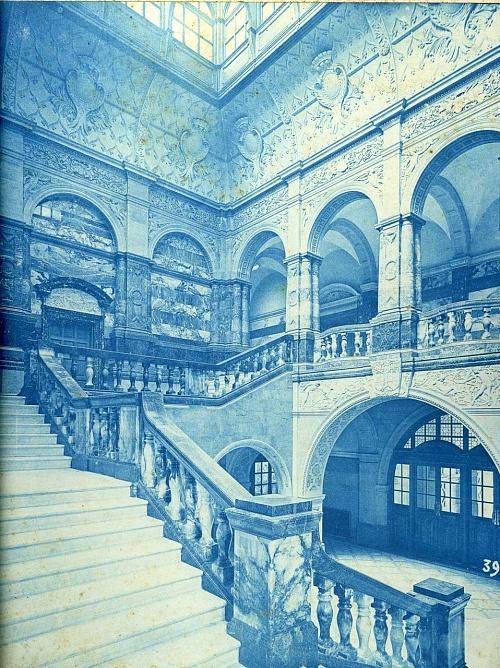 Викторианские интерьеры конца XIX века в цианотипии () Викторианские интерьеры конца XIX века в цианотипии