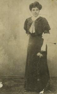 Жестокий романс () Жестокий романс