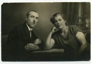 Жестокий романс () Жестокий романс