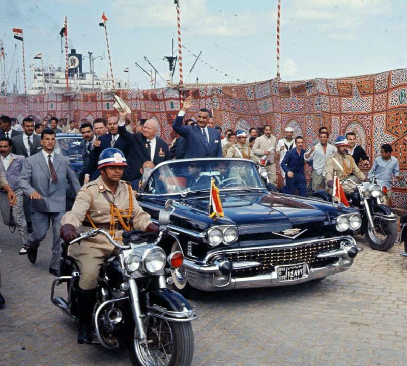 1964 год в цвете: Чем жил мир 50 лет назад () 1964 год в цвете: Чем жил мир 50 лет назад