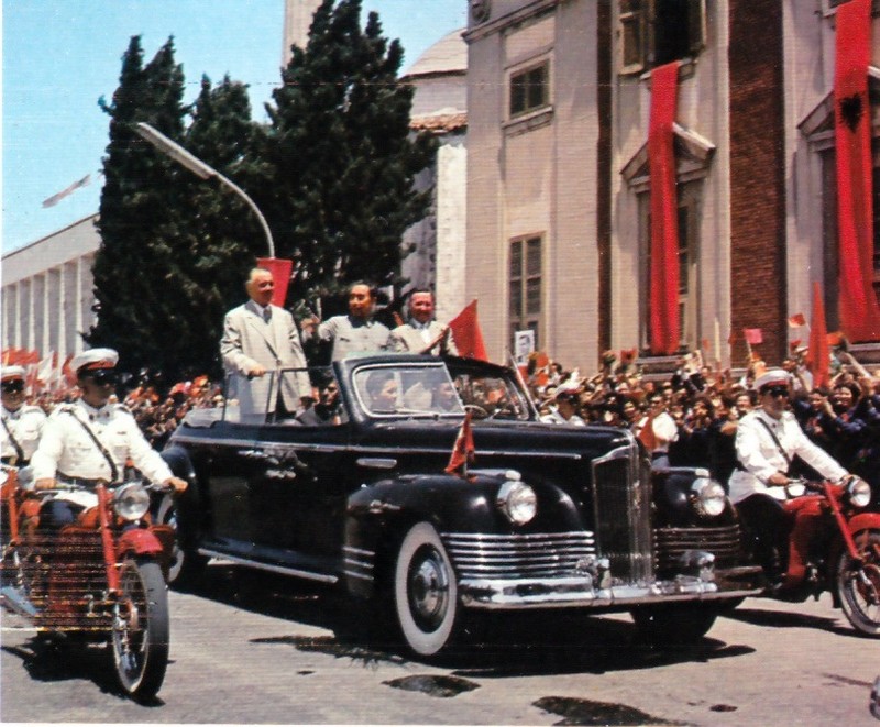 1964 год в цвете: Чем жил мир 50 лет назад () 1964 год в цвете: Чем жил мир 50 лет назад