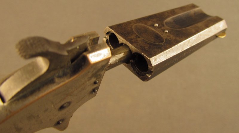 Двуствольный пистолет компании Американ Армс (American Arms Double Barrel Derringer) и его разновидности